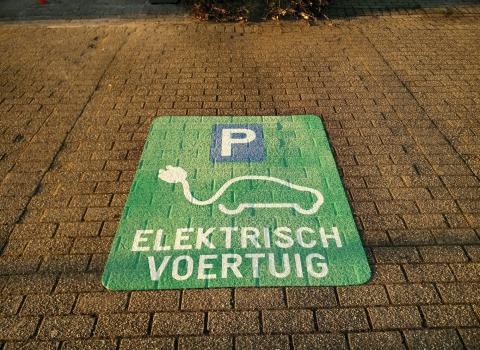 Thermoplastische markering elektrisch voertuig